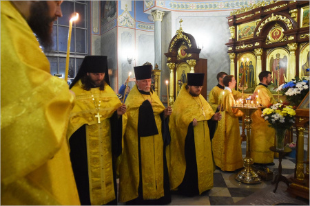 ПРАВЯЩИЙ АРХИЕРЕЙ СОВЕРШИЛ ВСЕНОЩНОЕ БДЕНИЕ